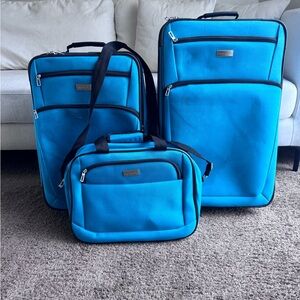 Stylish turquoise Travel Bag Set